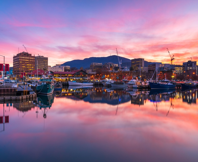 136474 2 Hobart Waterfront At Sunset CR Luke Tscharke