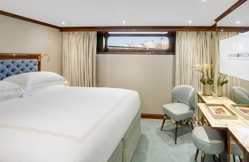 French Balcony Stateroom © Uniworld