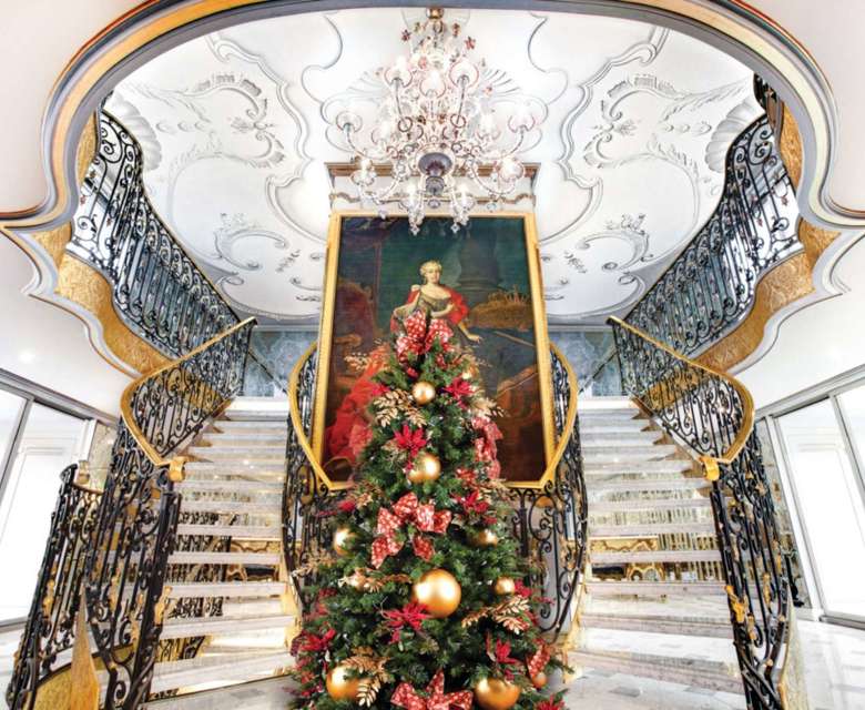 Uniworld Lobby Christmas