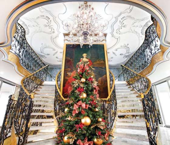 Uniworld Lobby Christmas