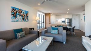 Synergy Lounge And Kitchen 