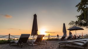 Double-Six Luxury Hotel Beach Spot