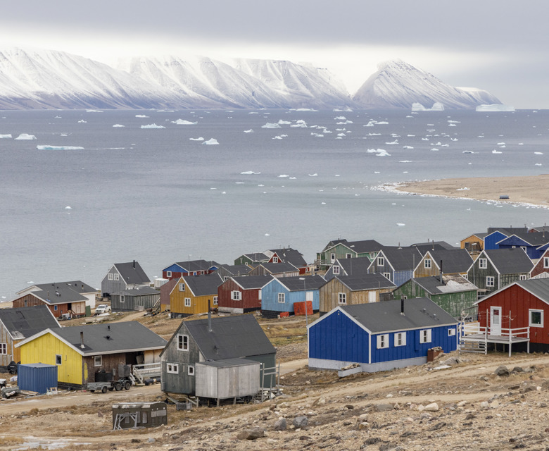 Baffinbay Qaanaaq Townbay Tedgatlin © HX Expedition