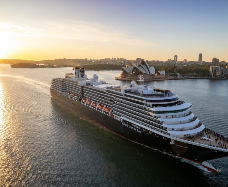  Noordam in Sydney Harbor 