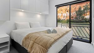 Houseboat Bedroom CR Murray River Trails