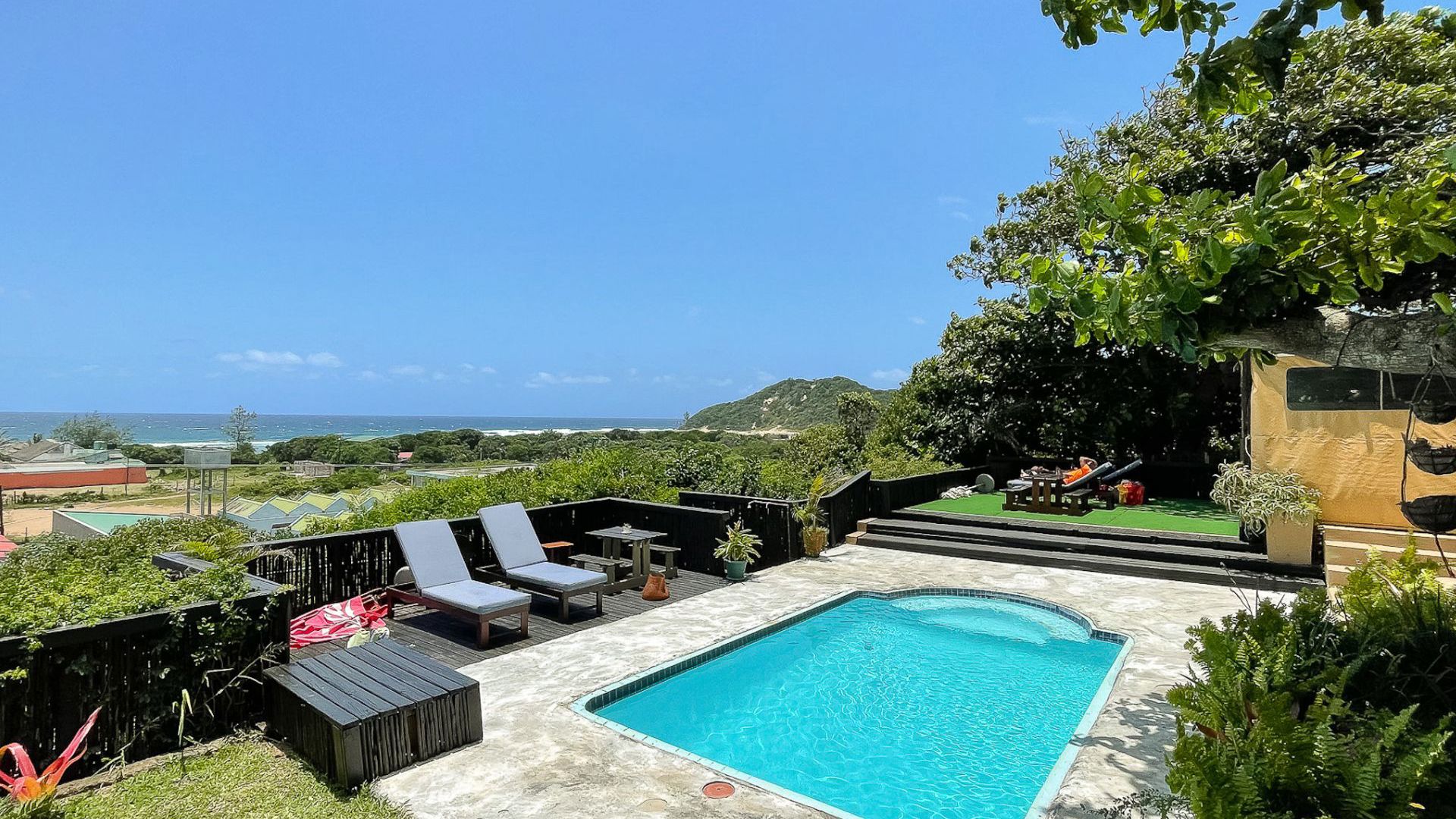 Sunway Mozambique Ponta do Ouro Planet Scuba Bruce Taylor