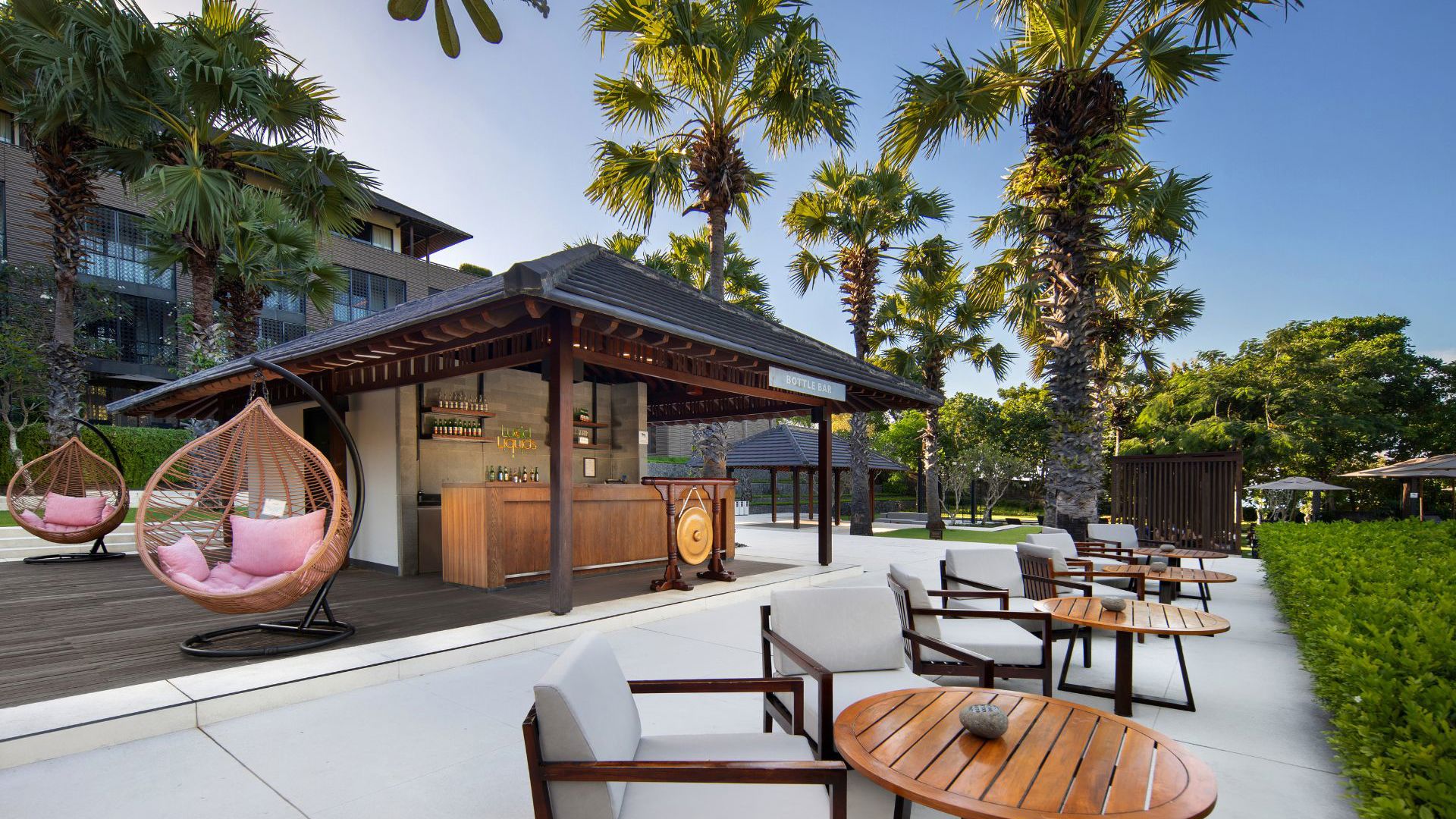 Radisson Blu Uluwatu - Bottle Bar