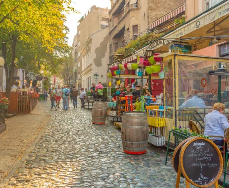 Cafes Bohemian Quarter Belgrade  © Viking