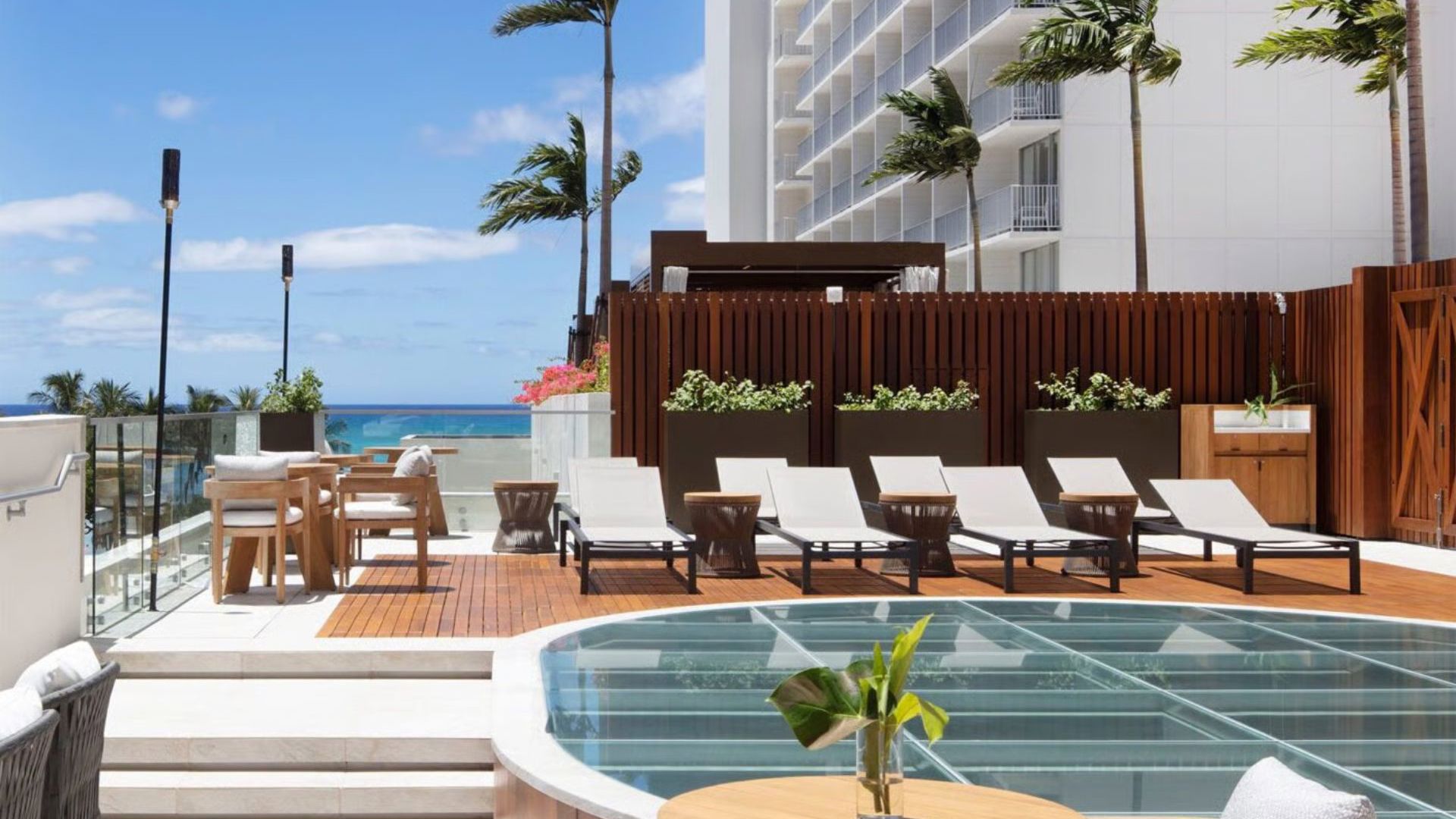 Alohilani Resort Waikiki Beach - Longboard Club