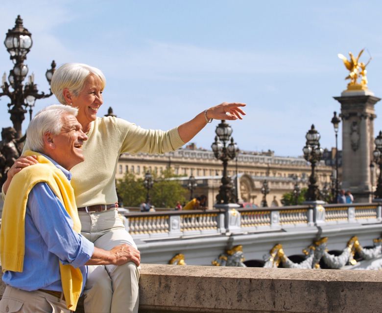 Couple enjoying Paris, France