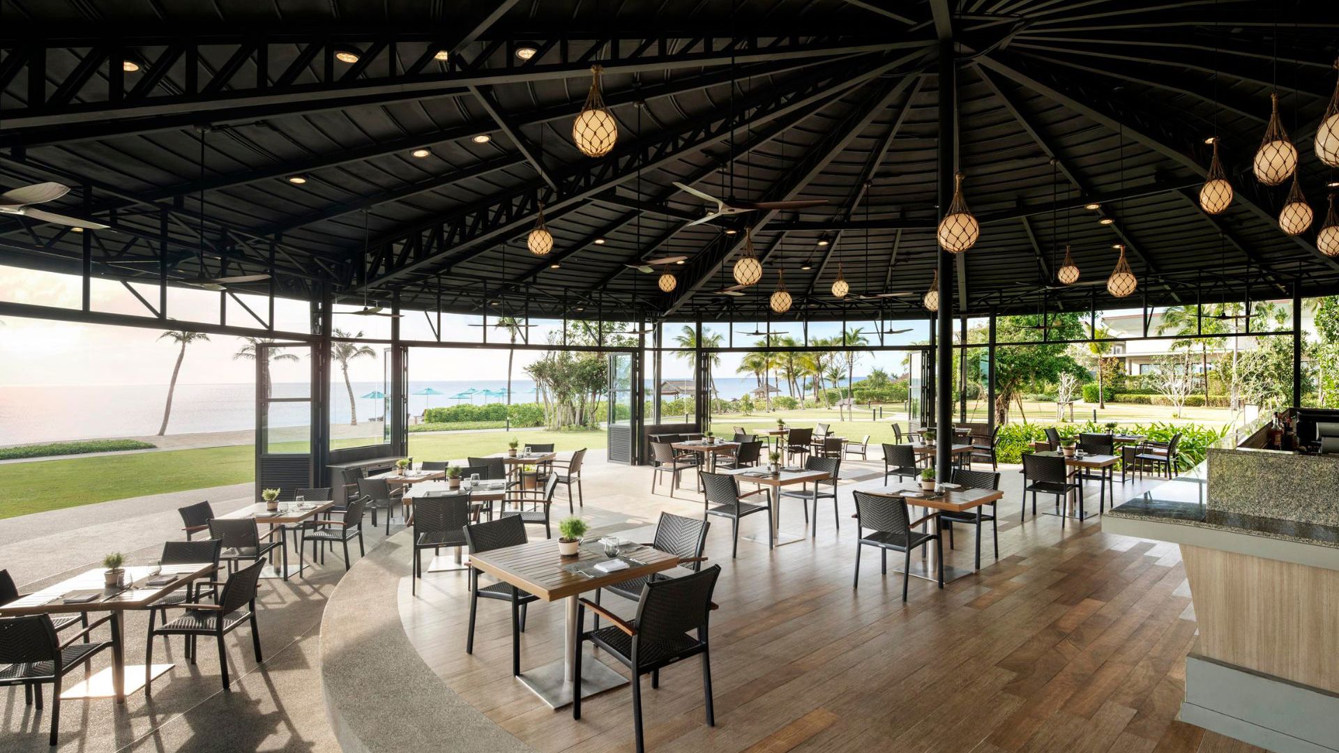 Le Méridien Khao Lak - Beach Grill