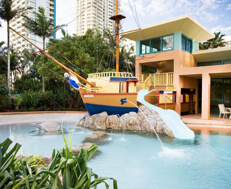 Mantra Crown Towers - pool 2