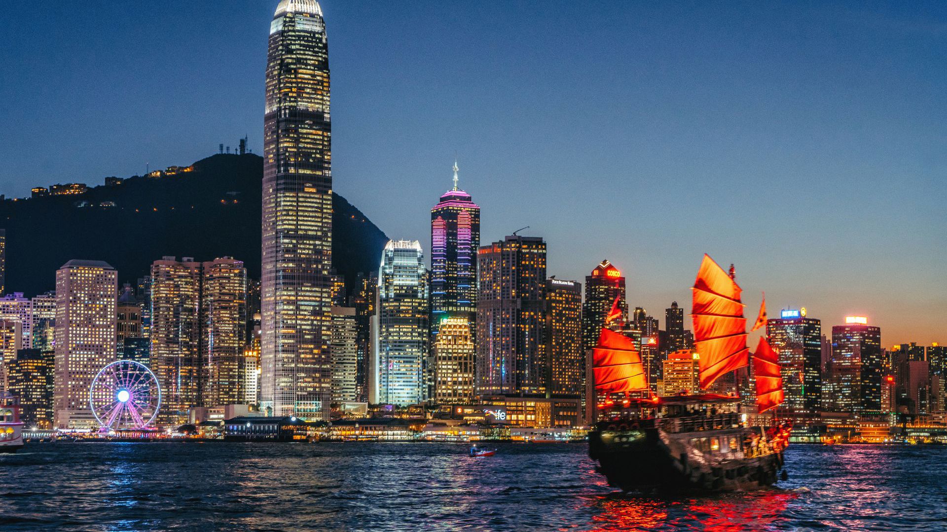 Aqua Luna Evening Cruise Hong Kong