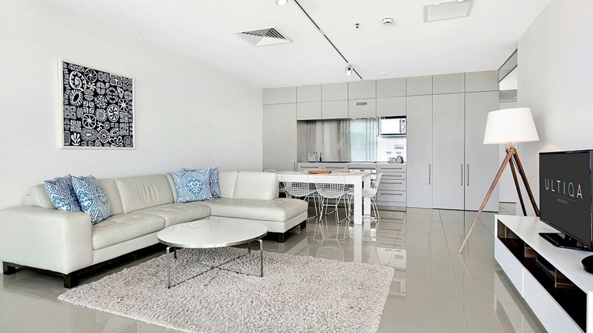 ULTIQA AIr on Broadbeach - 1 bedroom lounge