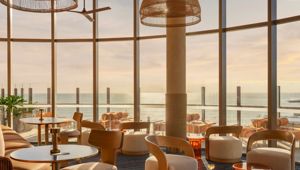 Avani Mooloolaba Beach Hotel - Sulley's Rooftop Restaurant & Bar
