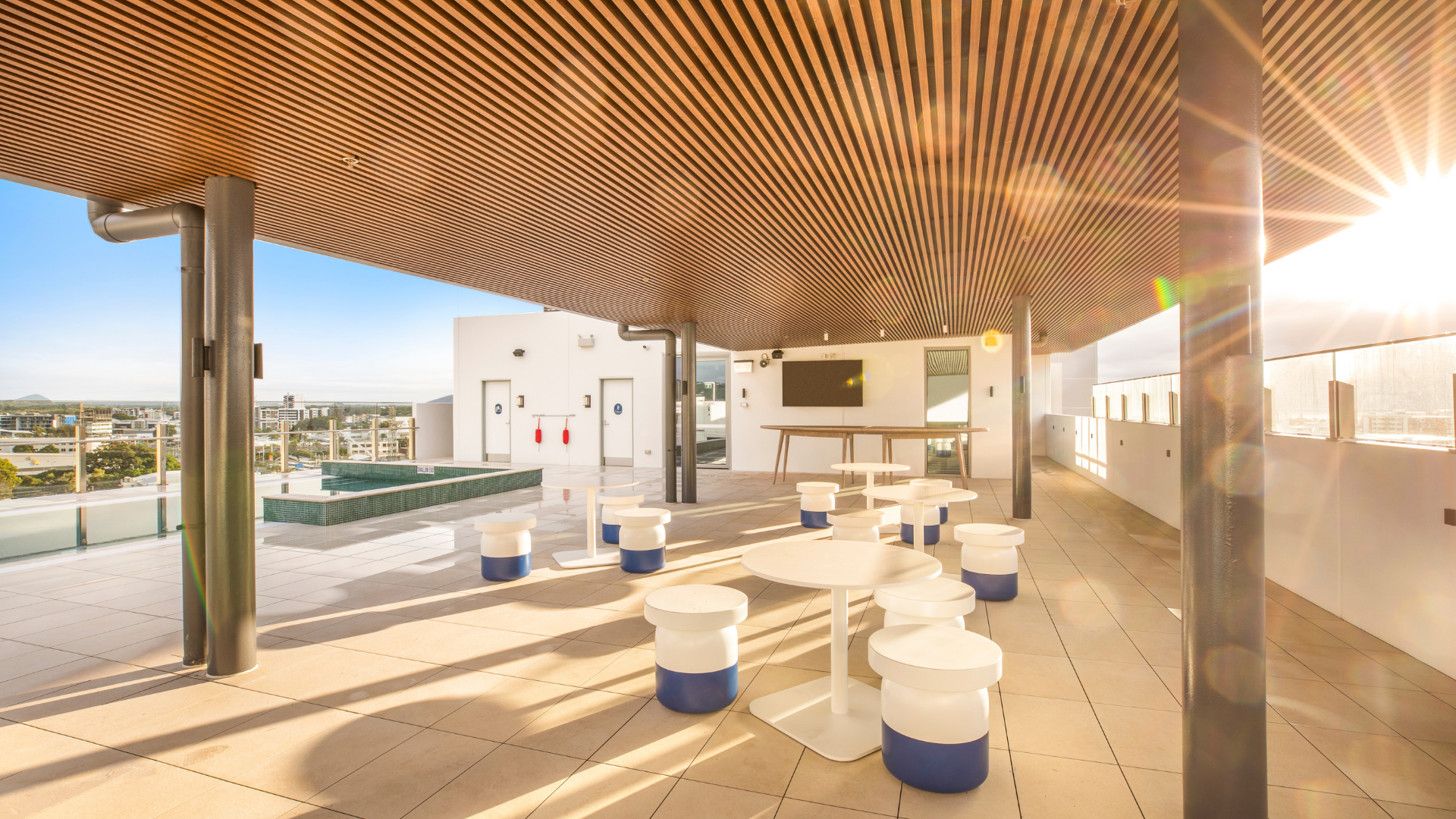 Holiday Inn Express & Suites Sunshine Coast -  Roof Top