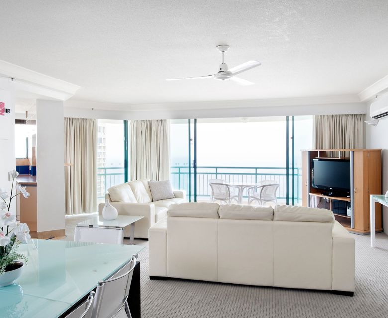 Mantra Crown Towers - lounge