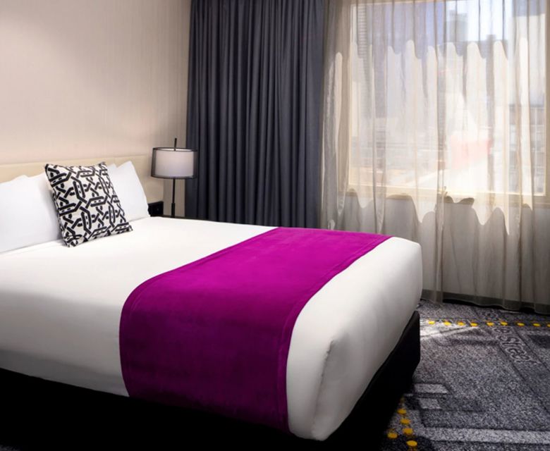 Pullman Melbourne City Centre - Classic Room One Queen Bed
