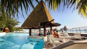 Doubletree By Hilton Noumea Ilot Maitre Pool Bar