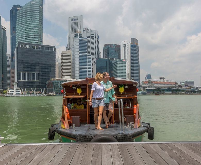 Couple Singapore Boat Tour