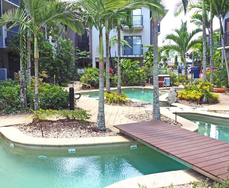 Southern Cross Atrium Apartments - pool 3