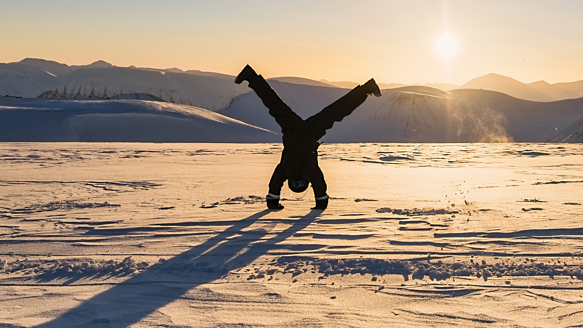 Handstand_Svalbard