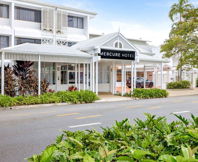 Mercure Hotel Cairns Exterior