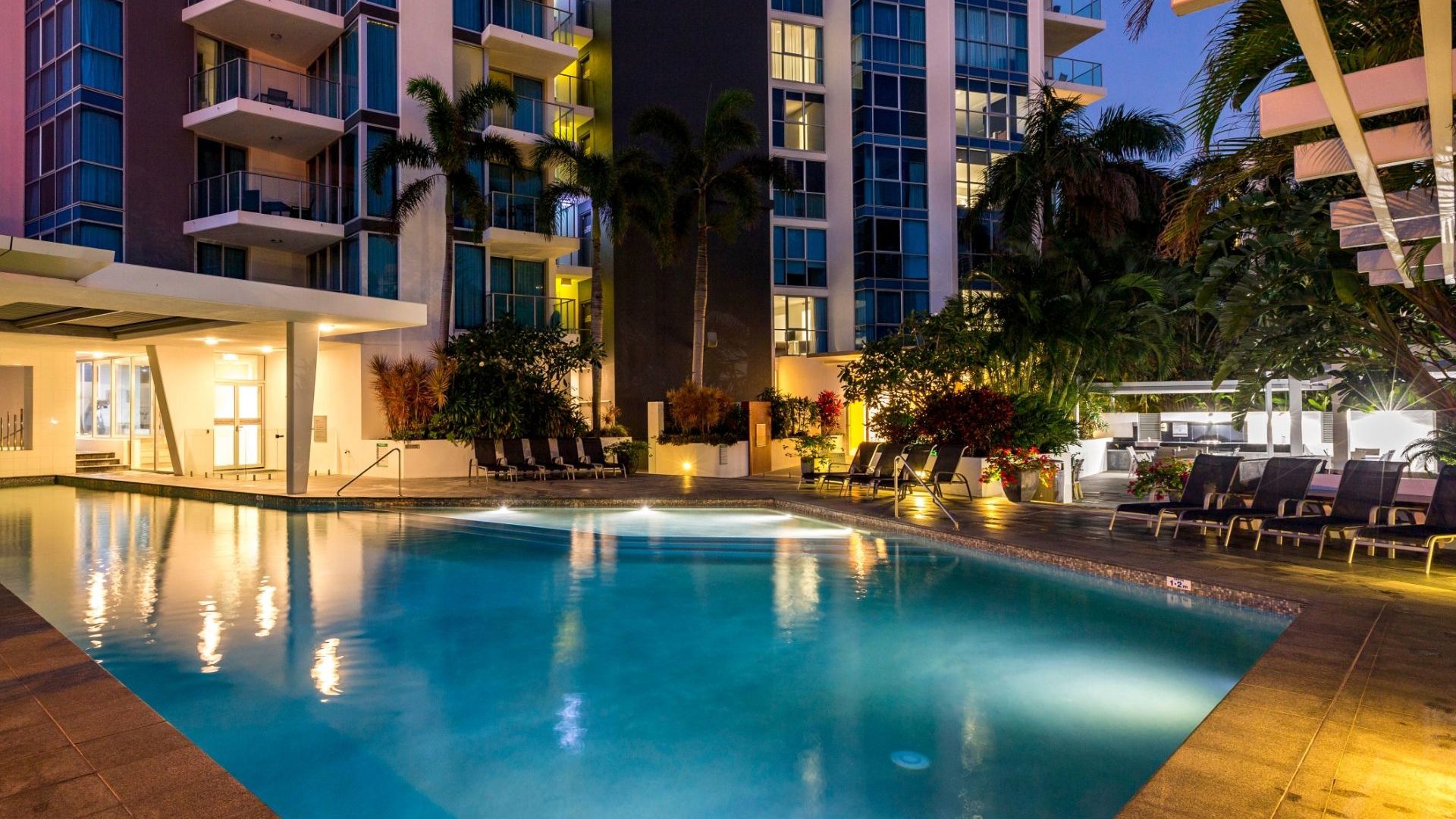 Artique resort - pool at night