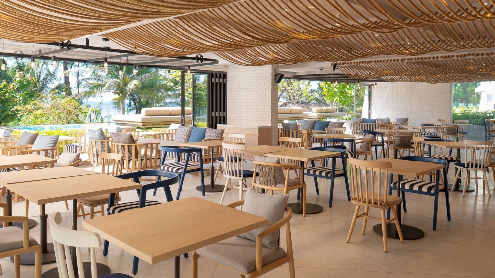 Radisson Blu Resort, Phuket Mai Khao Beach - Boardwalk Restaurant