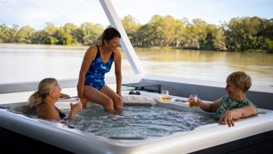 Spa On High River Top Deck CR Murray River Trails