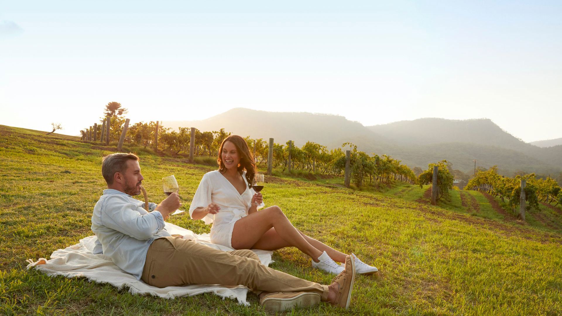 Hunter Valley Couple at Audrey Wilkinson 172789 © Destination NSW