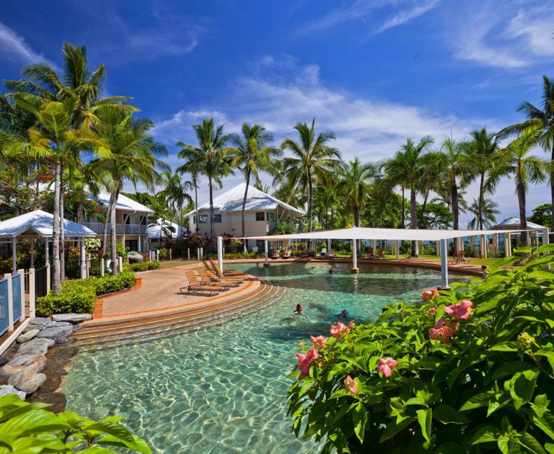 Coral Sands Beachfront Resort - pool