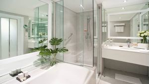 Pullman Bangkok Hotel G - G Deluxe Bathroom
