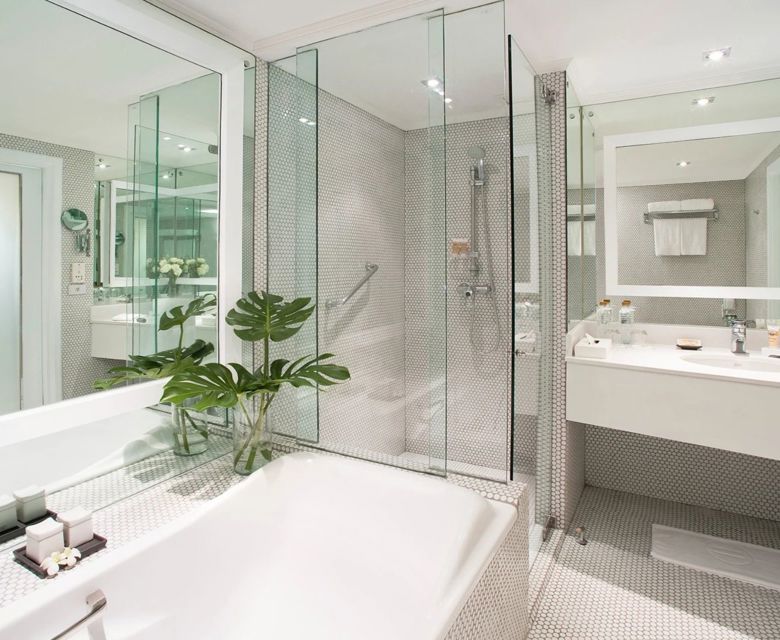 Pullman Bangkok Hotel G - G Deluxe Bathroom