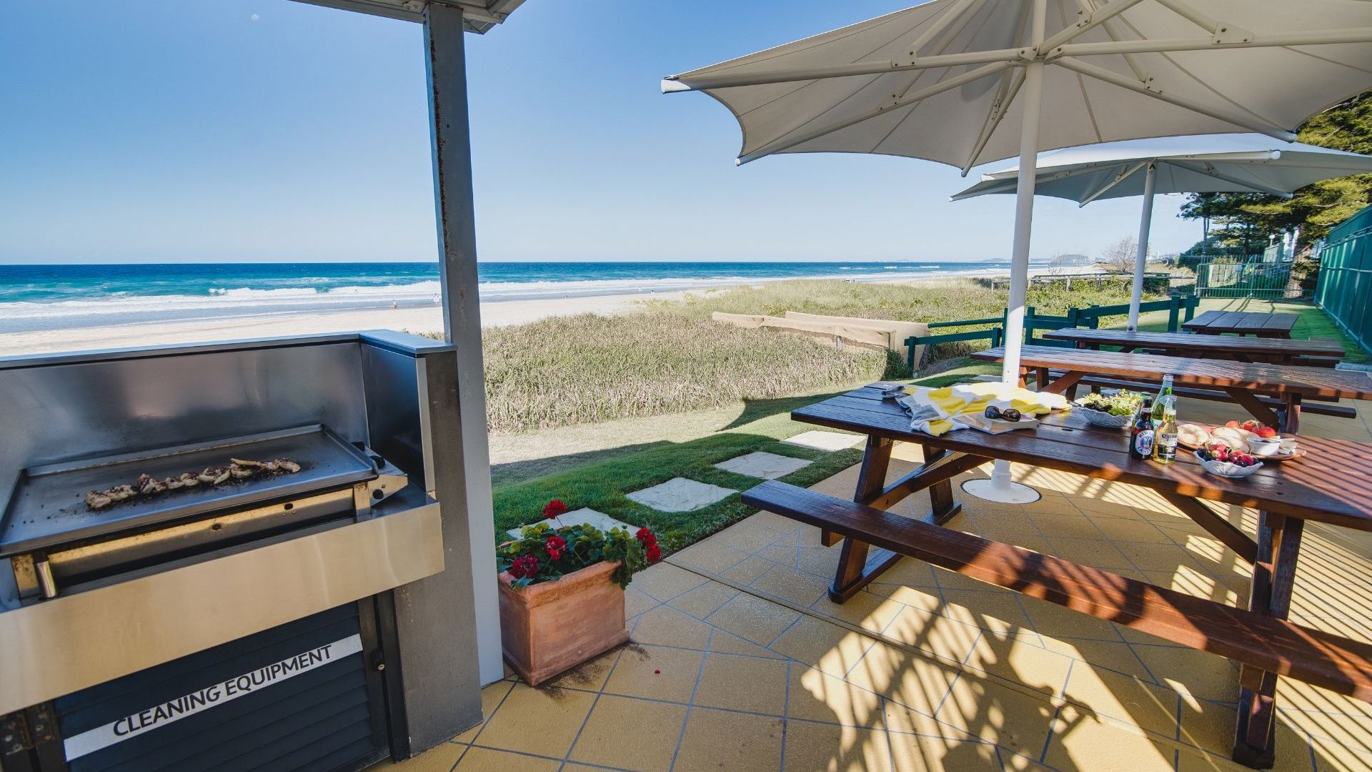 The Breakers - bbq area