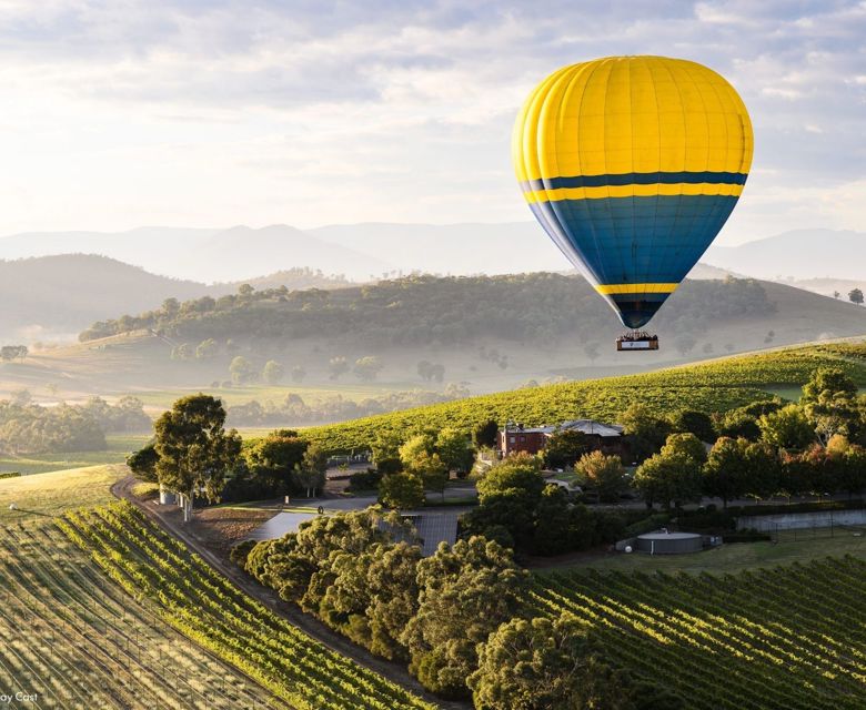 Hot Air Ballooning Over The Yarra Valley 170438 ©Visit Victoria