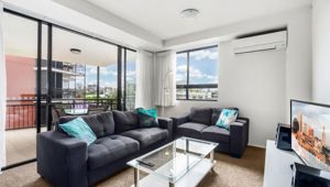 The Docks On Goodwin 2 Bedroom Living 