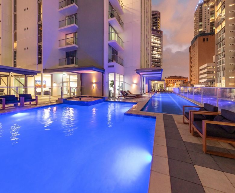 Oaks Brisbane Festival Suites - Pool