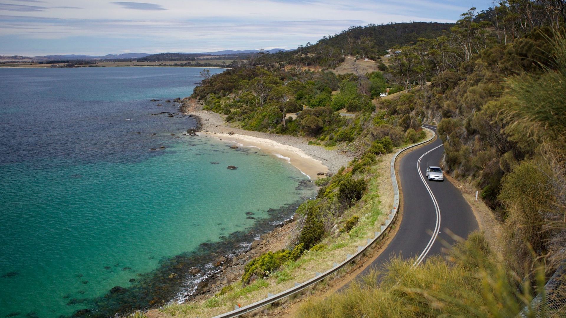 Mayfield Bay Pete Harmsen 131298 CR Tourism Tasmania