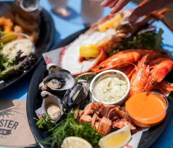 Tasmania Epicurean Lobster Shack 139107 © Tourism Australia