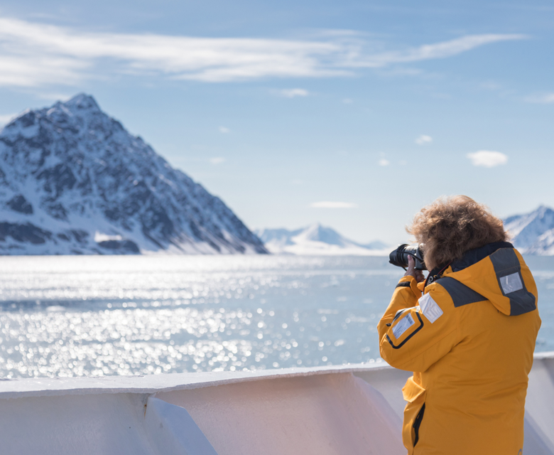 Pax Lilliehookfjord Svalbard Acaciajohnson ©  Quark Expeditions