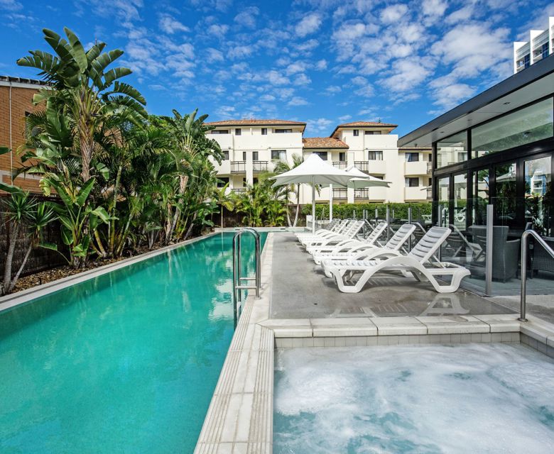 Ultra Broadbeach - Pool