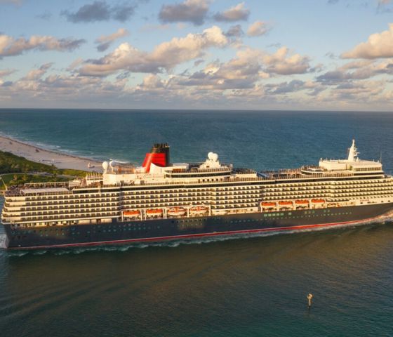 Queen Elizabeth in Miami © Cunard