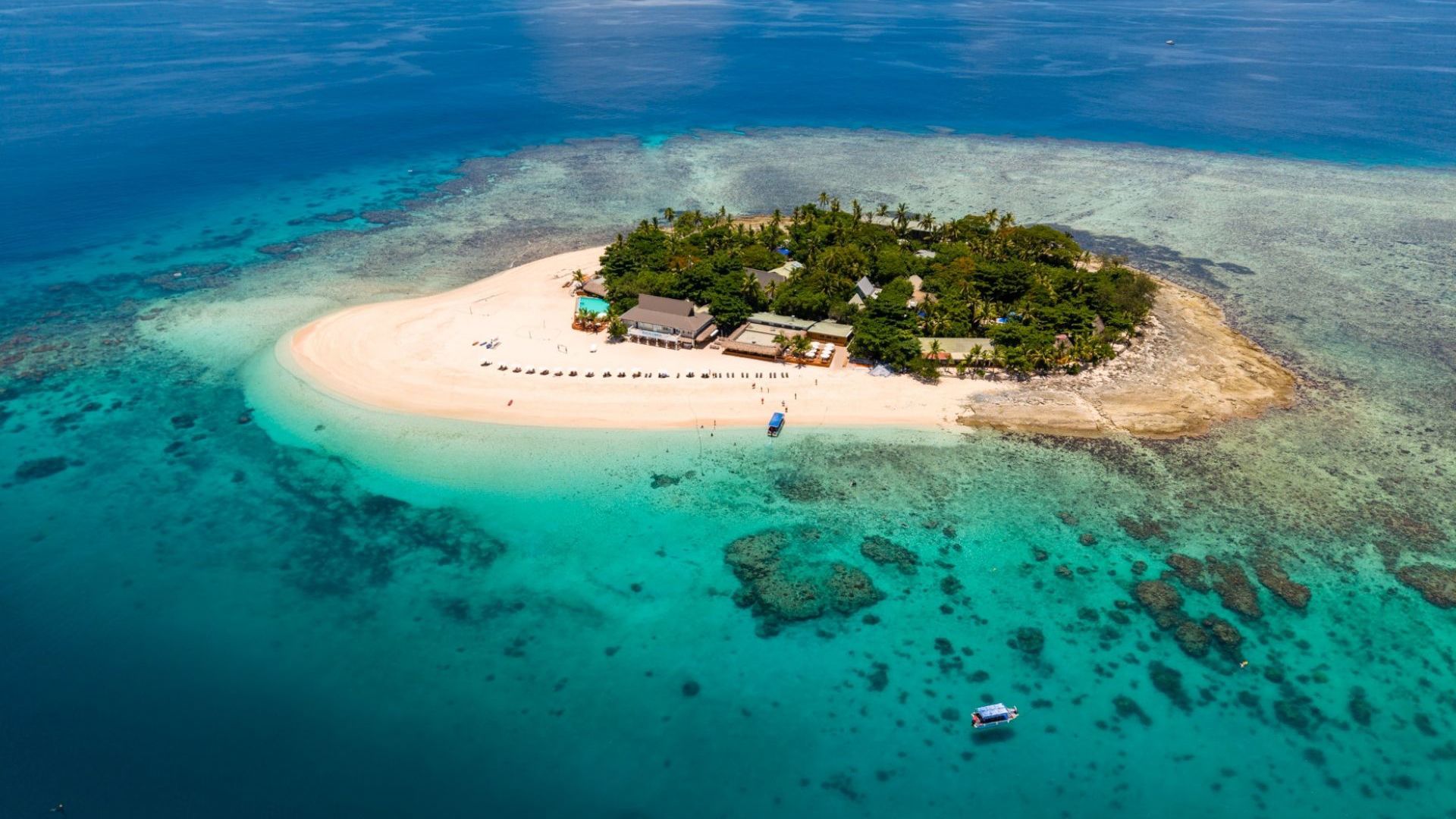 Beachcomber Island Resort - aerial view