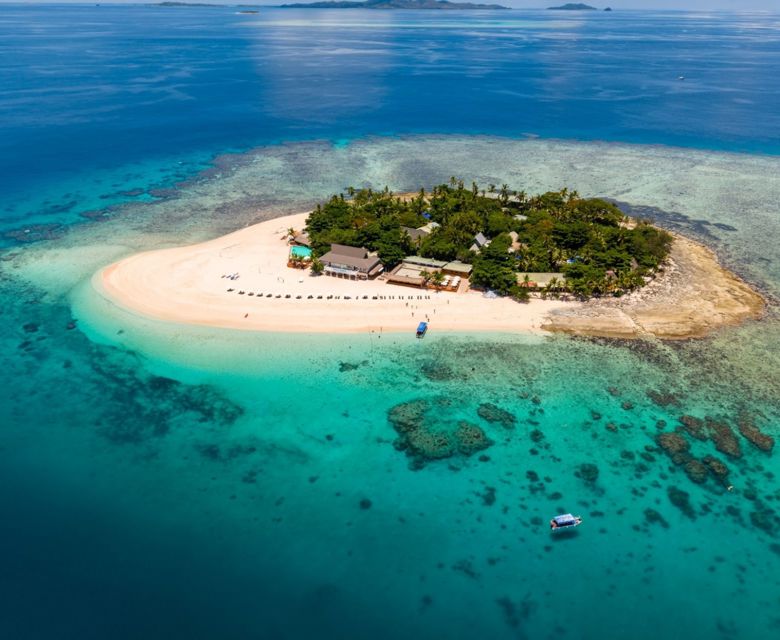 Beachcomber Island Resort - aerial view