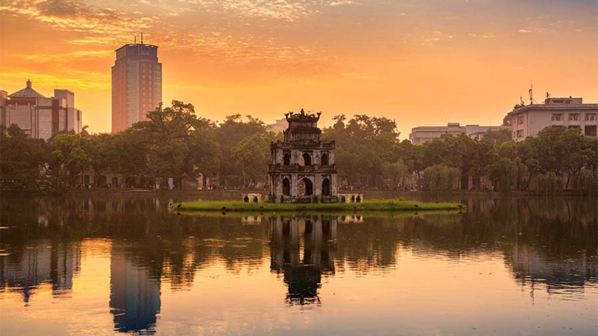 Hanoi Lake - Wide Eyed Tours