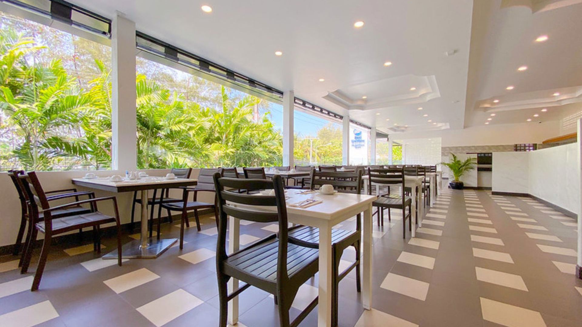 Best Western Phuket Ocean Resort - The Beach Restaurant