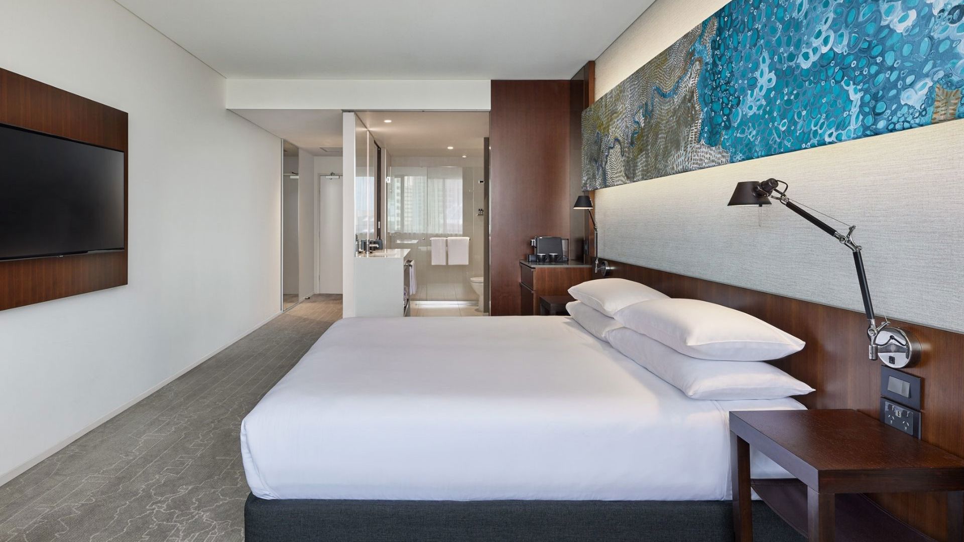 Hyatt Regency Brisbane King Bedroom