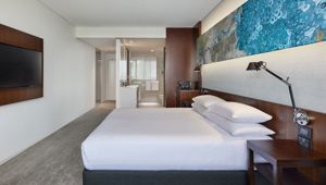 Hyatt Regency Brisbane King Bedroom