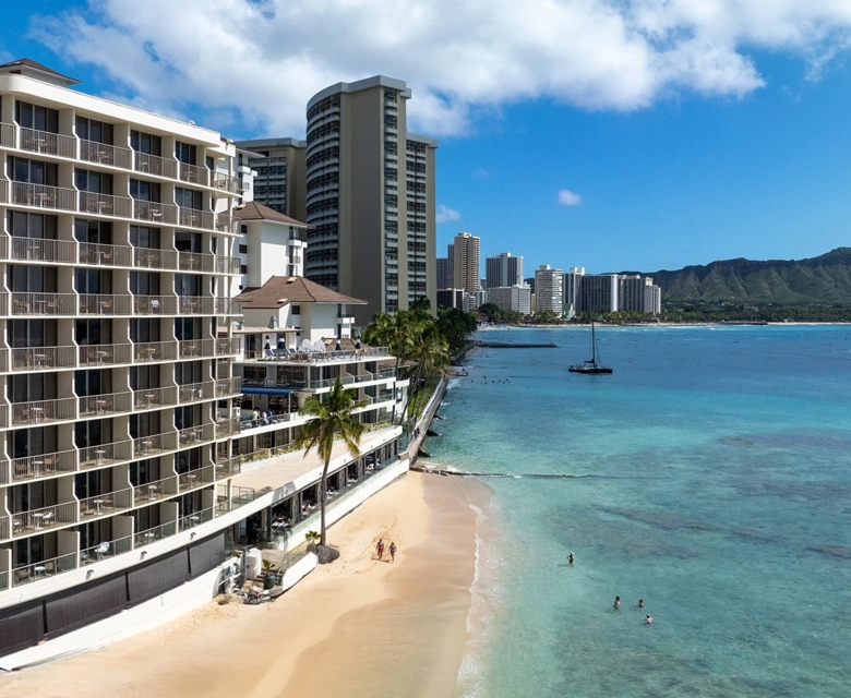 OUTRIGGER Reef Waikiki Beach Resort - Exterior View